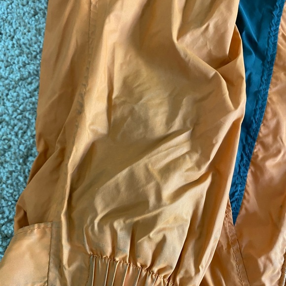 Men’s Columbia Rain Jacket - Picture 2 of 11